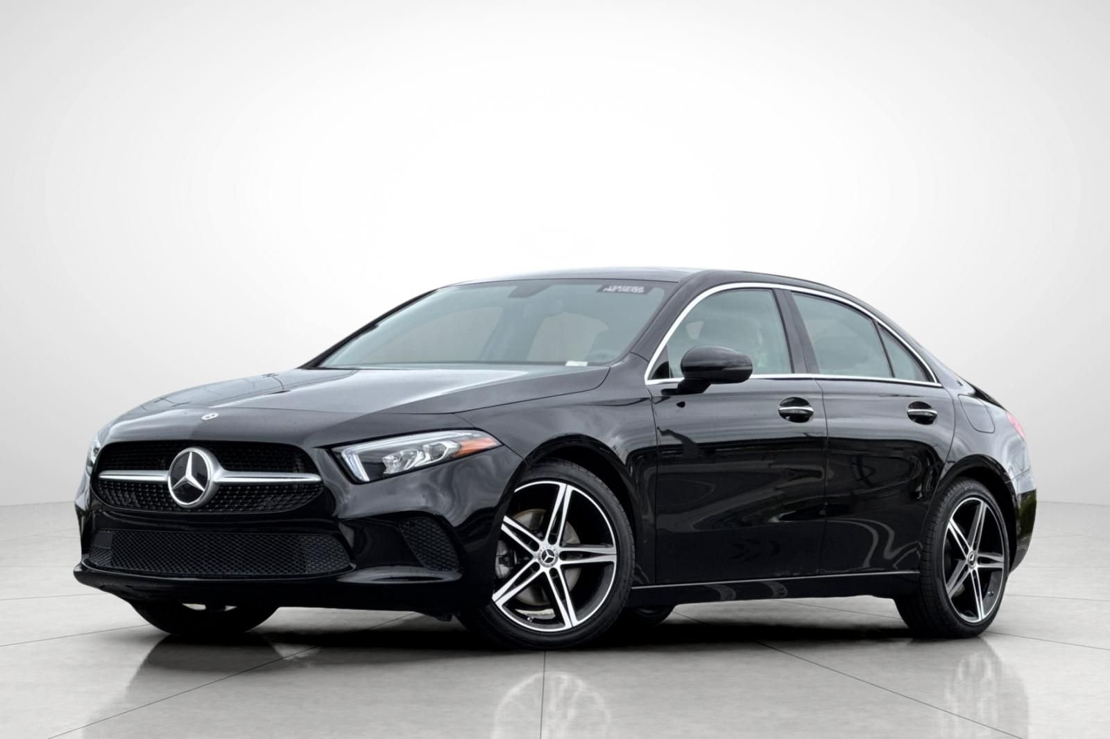 2022 Mercedes-Benz A-Class A220's photo