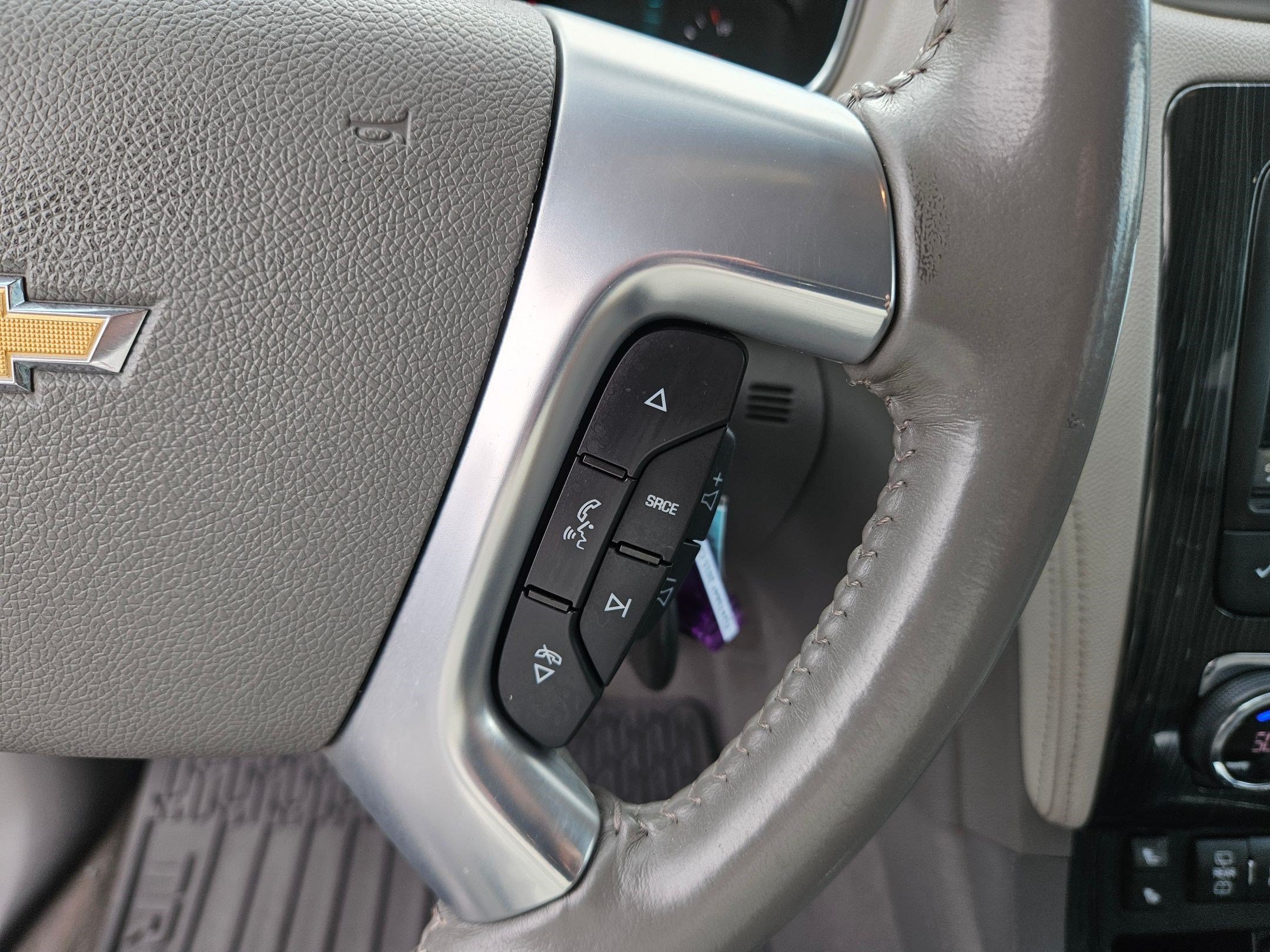 Used 2015 Siren Red Tintcoat Chevrolet LT image 18