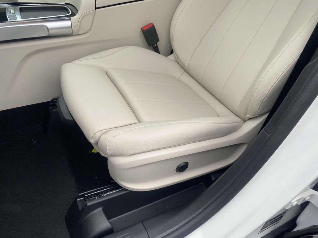2025 Mercedes-Benz GLB Base - Photo 19