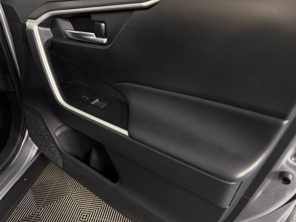 Certified Used 2025 Silver Toyota XLE image 31