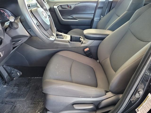 2024 Toyota RAV4 LE - Photo 17