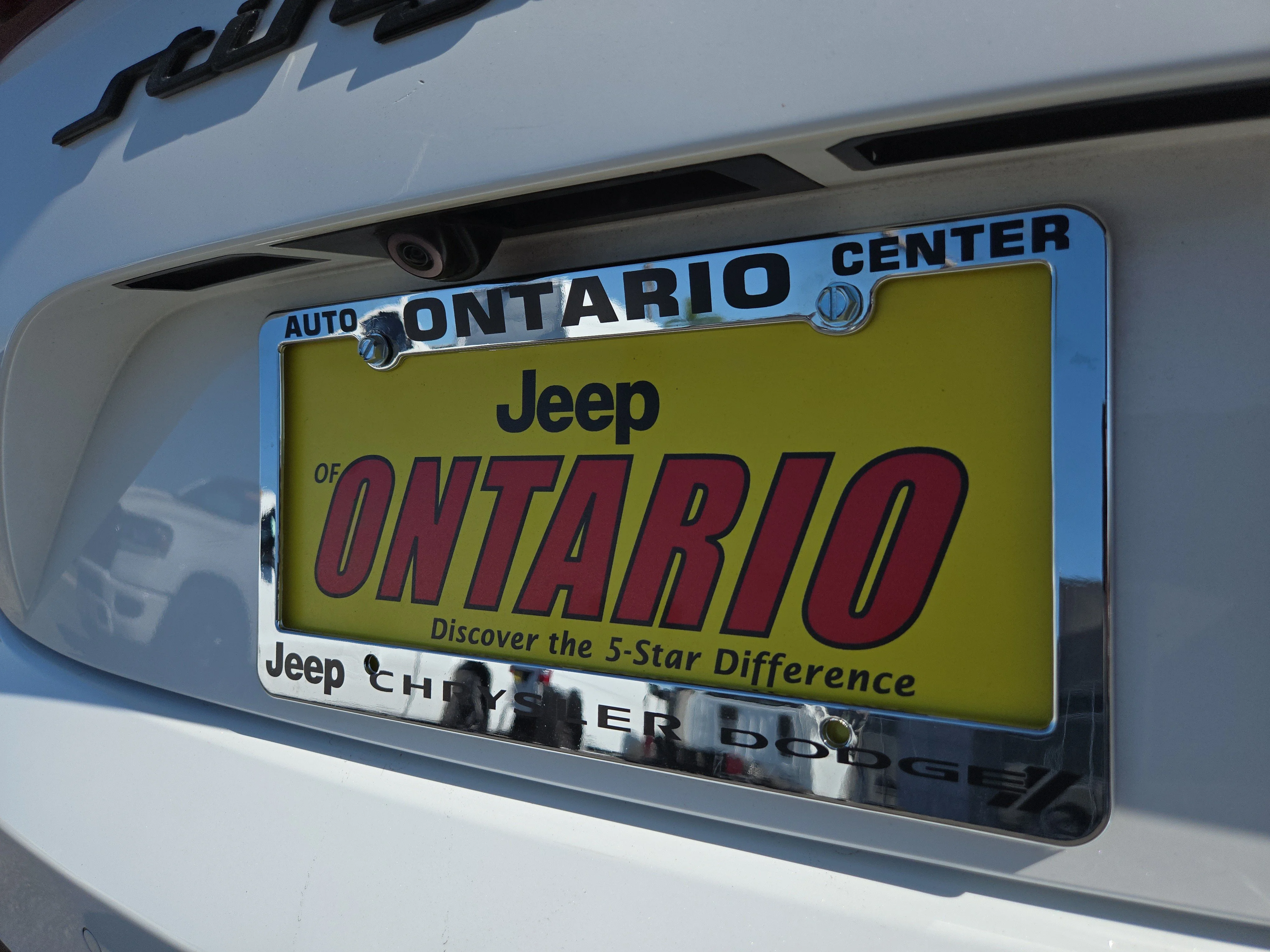 Certified Used 2018 White Kia GT1 image 29