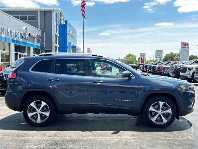 Used 2020 Blue Jeep Limited 4x4 image 18