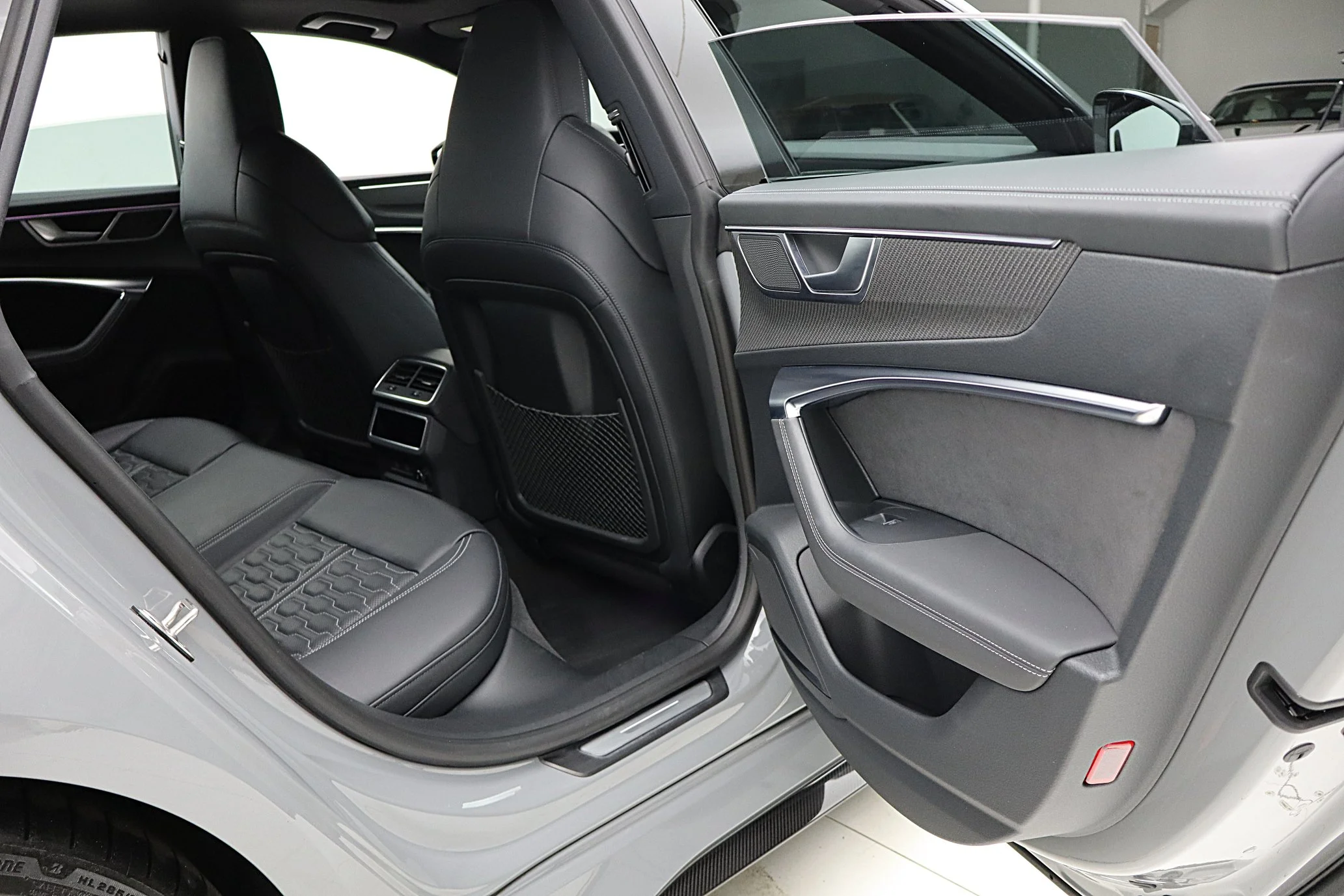 Used 2022 Gray Audi  image 32