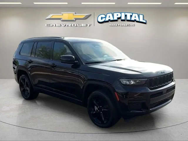 Used 2024 Black Jeep Altitude X 4x4 image 7