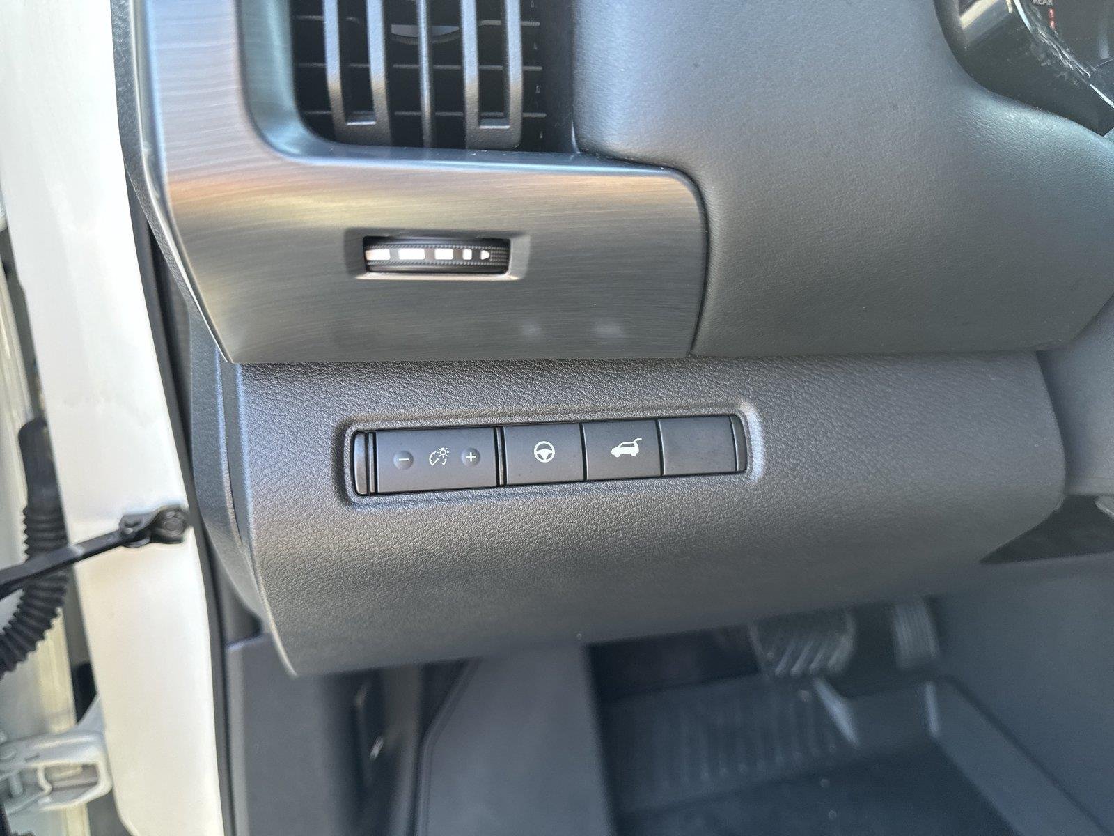 Used 2025 Glacier White Nissan Rock Creek image 14