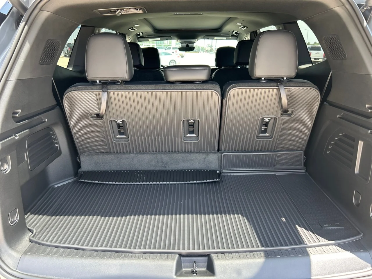 New 2026 Sterling Metallic GMC Elevation image 6