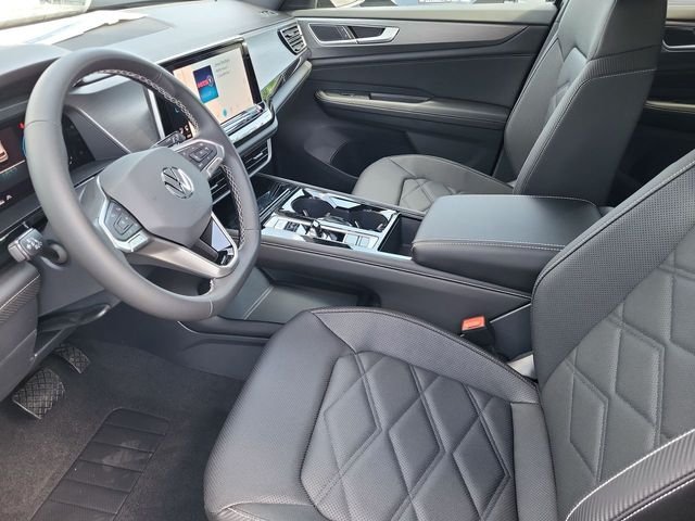 New 2026 Black Volkswagen 2.0T SE w/Technology image 11