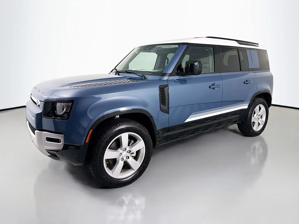 2025 Land Rover Defender 110 S P300's photo