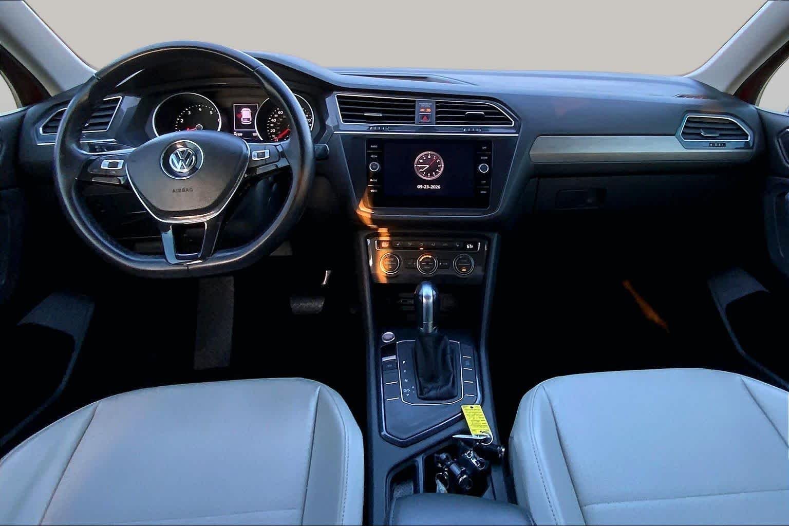 Used 2018 Cardinal Red Metallic Volkswagen SE image 15