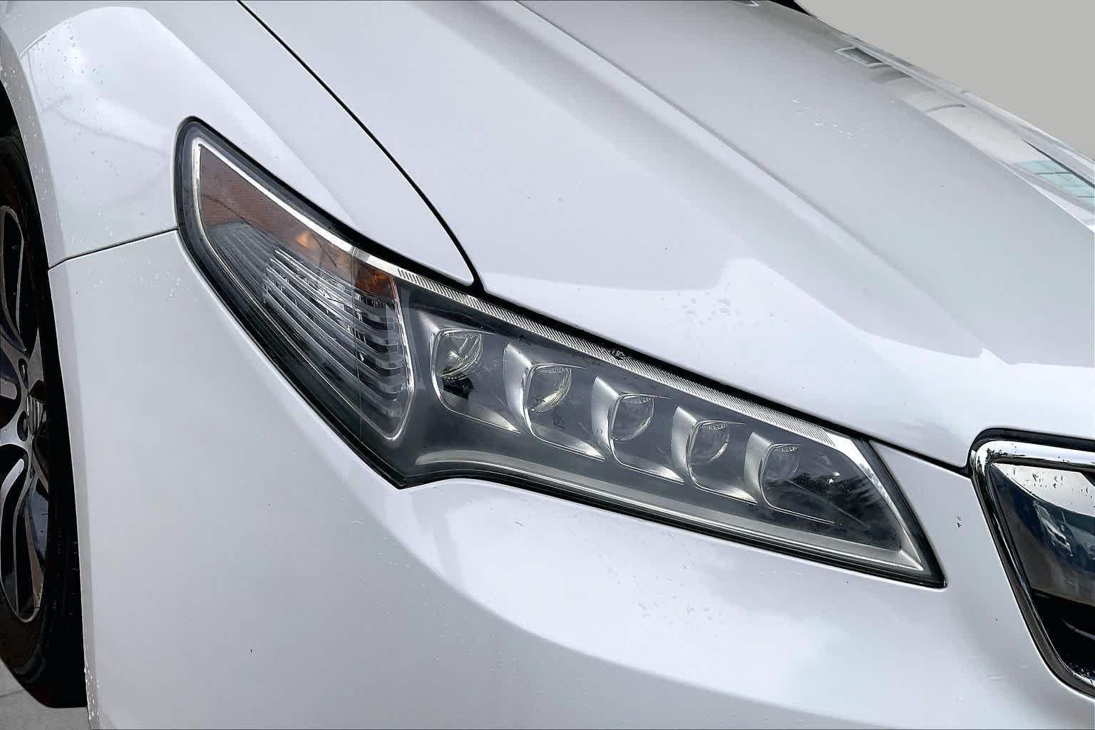 Used 2015 Bellanova White Pearl Acura  image 25