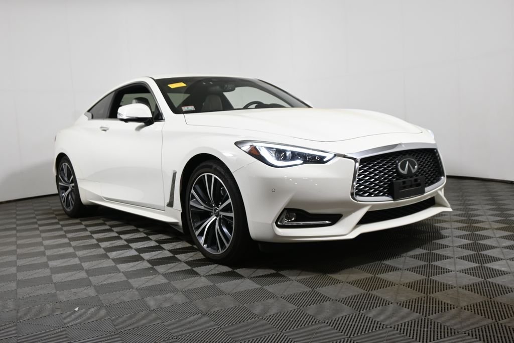 Certified Used 2022 White INFINITI LUXE image 9