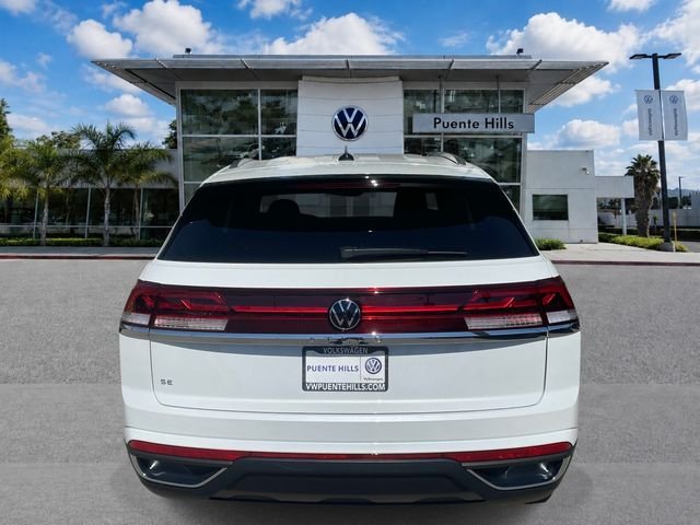 New 2026 White/off-white Volkswagen SE image 5