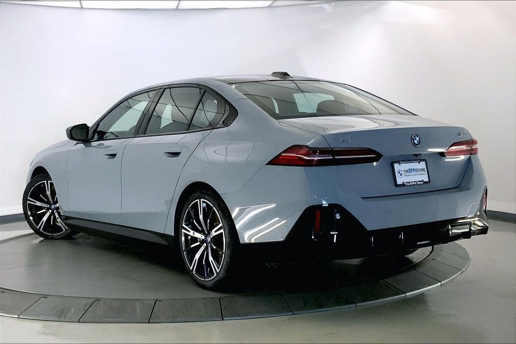 Used 2025 Brooklyn Grey Metallic BMW  image 10
