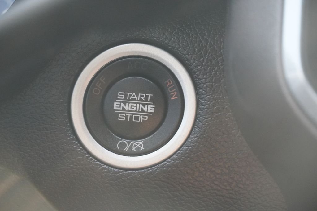 Used 2023 White Ram Laramie image 27