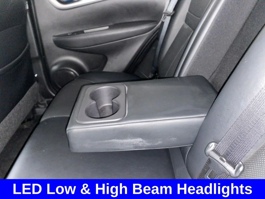 Used 2020 Gray Nissan SL image 15