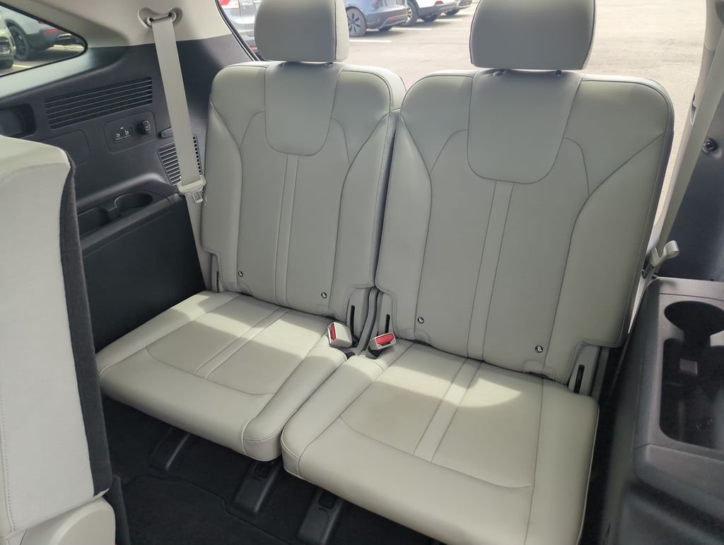 Used 2025 Black Kia S image 30
