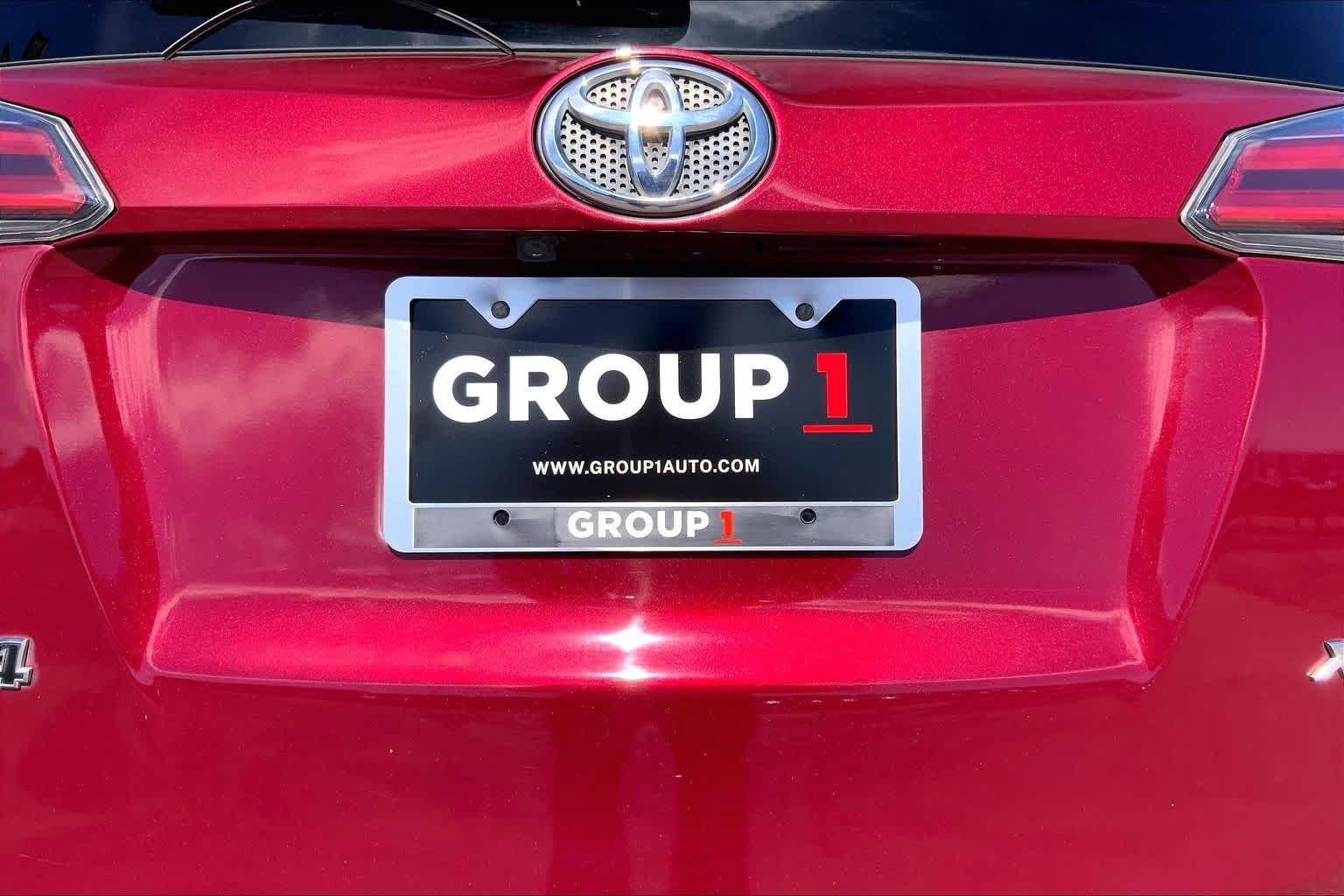 Used 2018 Ruby Flare Pearl Toyota XLE image 30