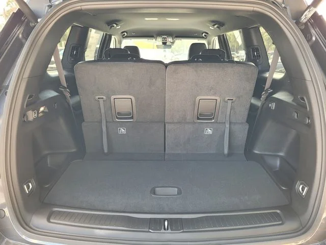 New 2025 Baltic Gray Metallic Clear-Coat Exterior Paint Jeep Altitude image 9