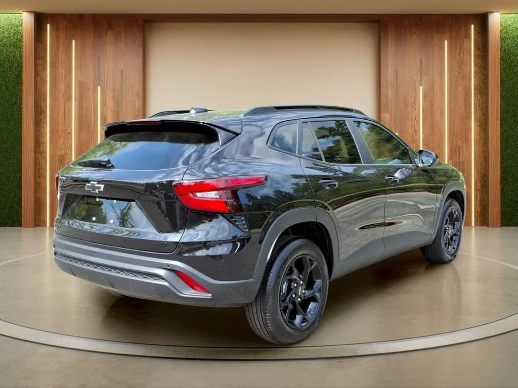 New 2026 Mosaic Black Metallic Chevrolet LT image 32
