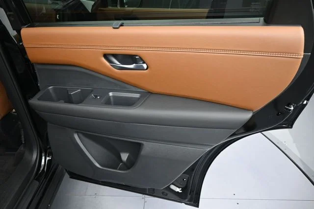 New 2026 Super Black Nissan Platinum image 12