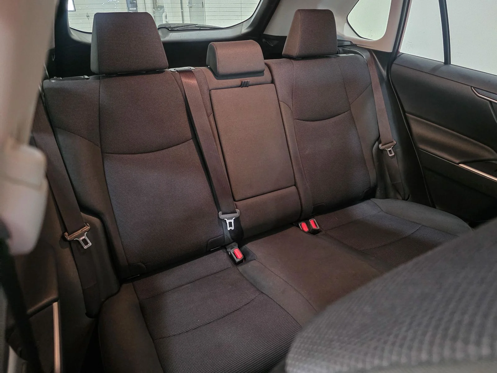 Certified Used 2019 Pearl Toyota LE image 21