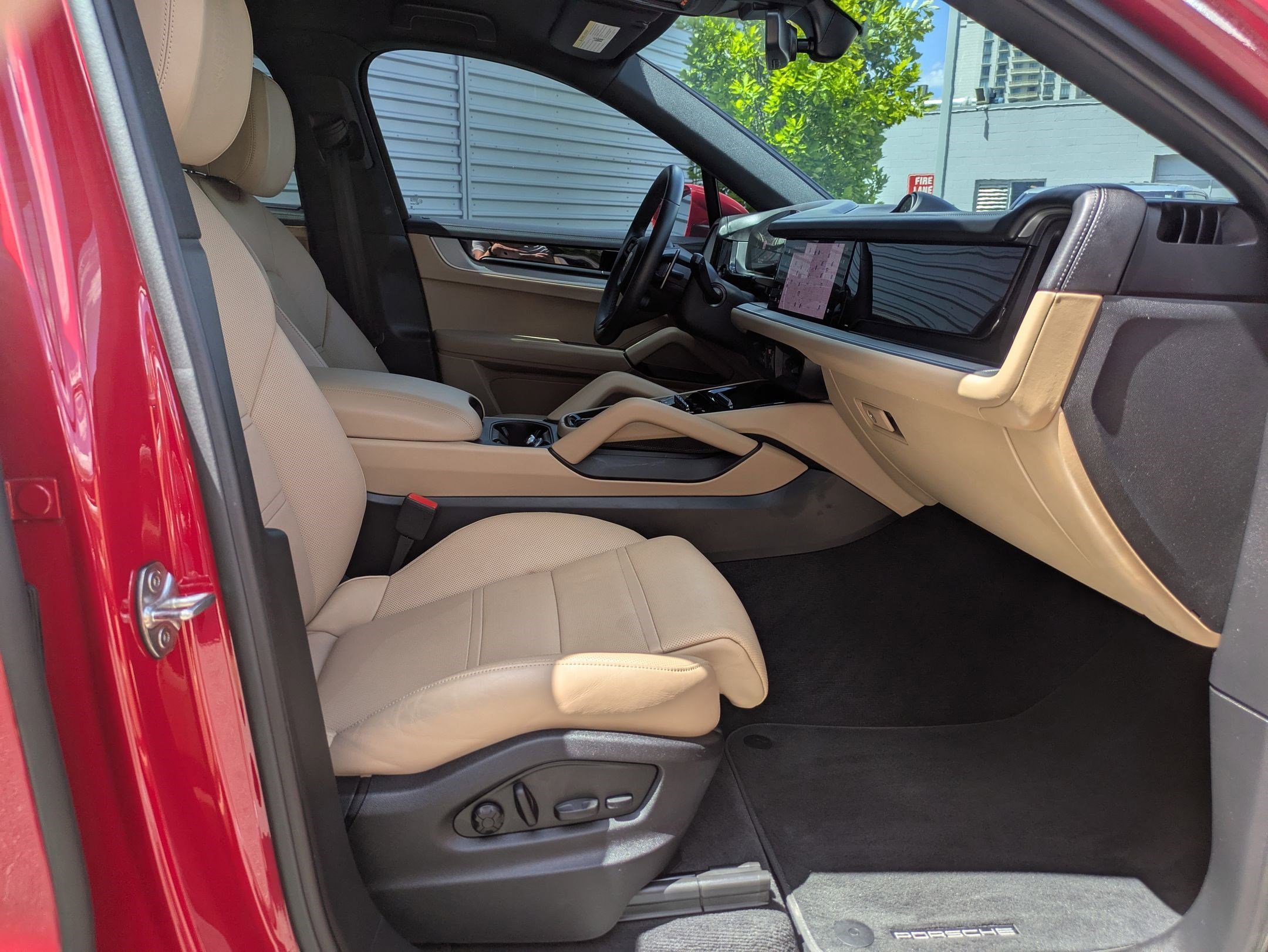 Used 2024 Red Porsche Cayenne Coupé (MY24) image 30