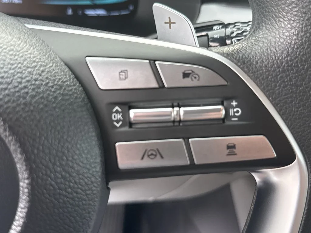 Used 2023 Typhoon Silver Hyundai SE image 21