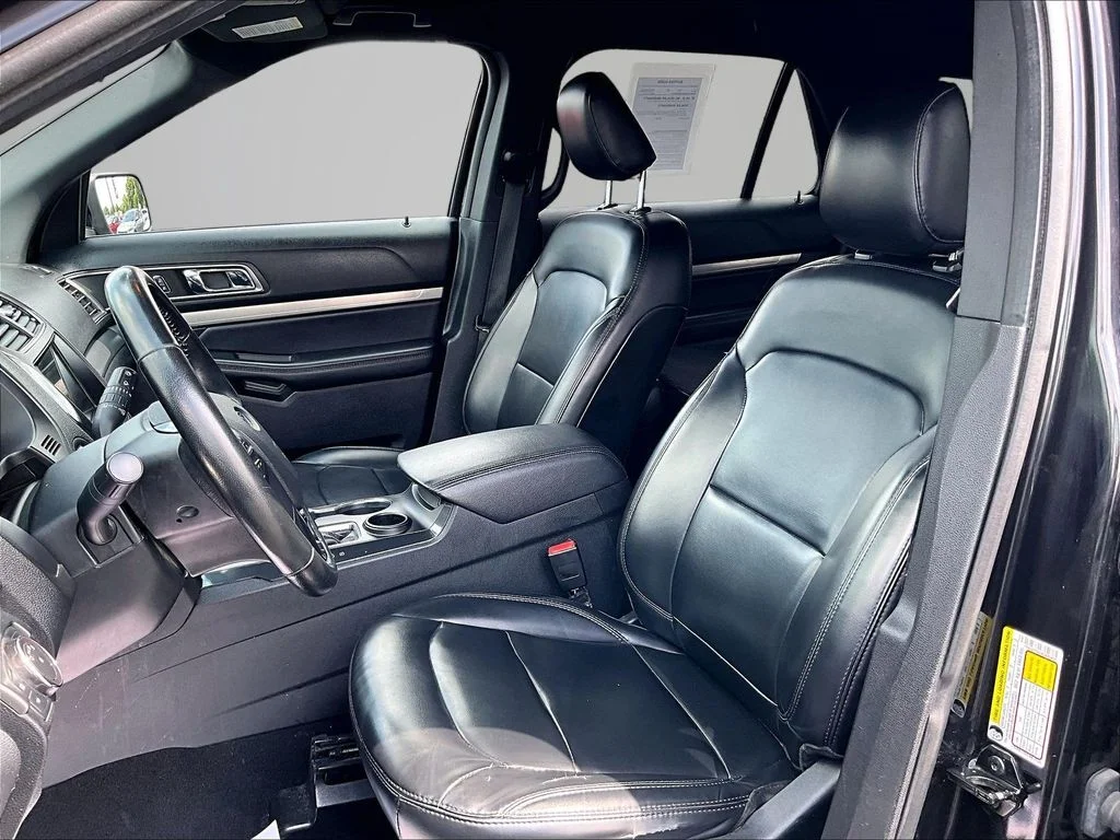 Used 2019 Black Ford XLT image 24