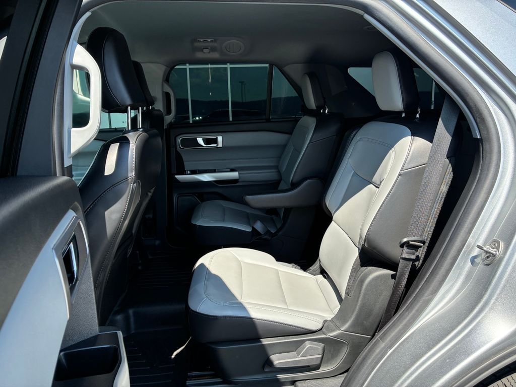 Used 2021 Silver Ford XLT image 19