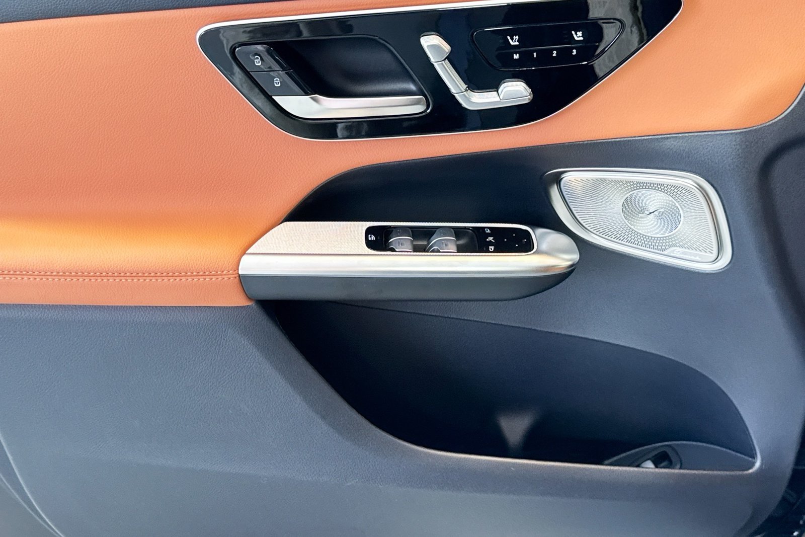 New 2026 Graphite Grey Metallic Mercedes-Benz GLC 300 image 16