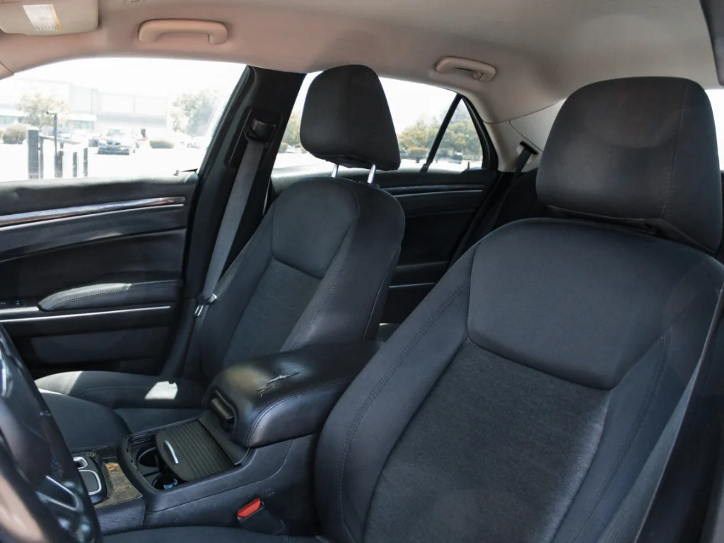 Used 2018 Gloss Black Chrysler Touring image 20