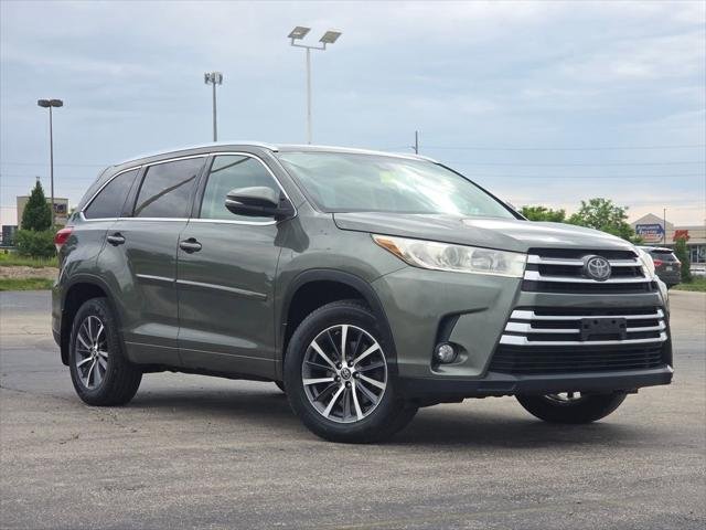 Certified Used 2017 ALUMINA JADE METAL Toyota  image 3