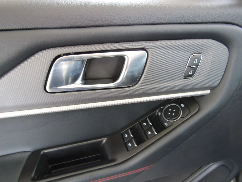 Used 2025 Gray Ford ST-Line image 23