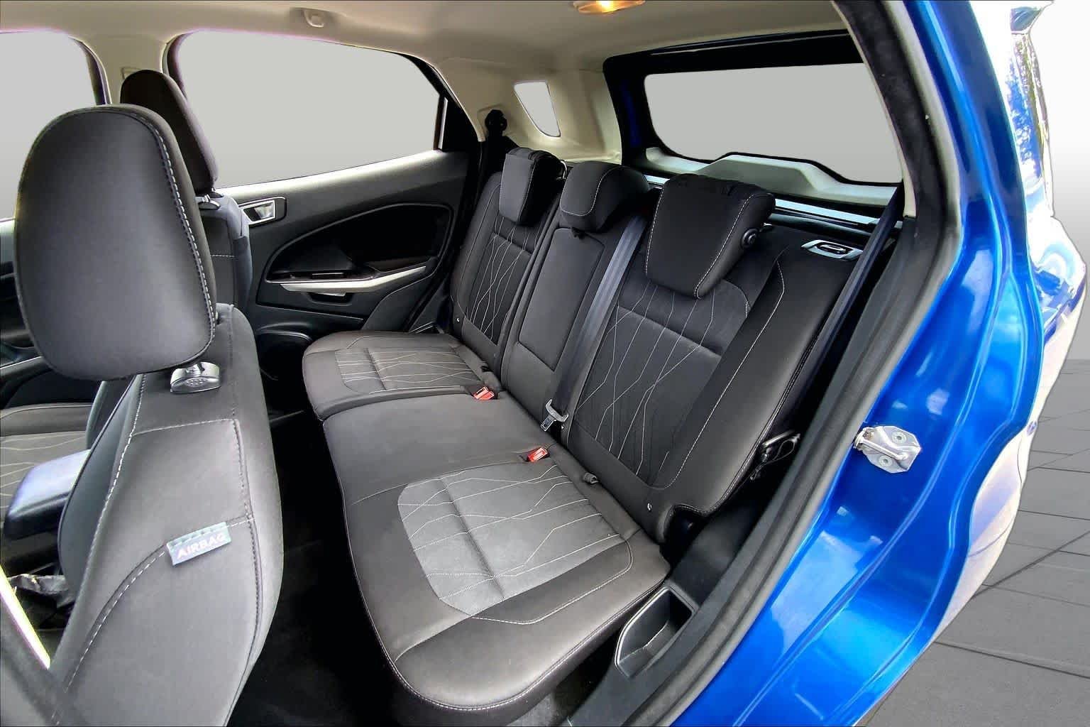 Used 2018 Lightning Blue Metallic Ford SE image 20