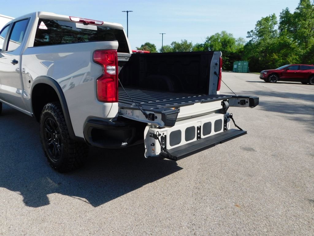 2026 Chevrolet Silverado 1500 ZR2 - Photo 9