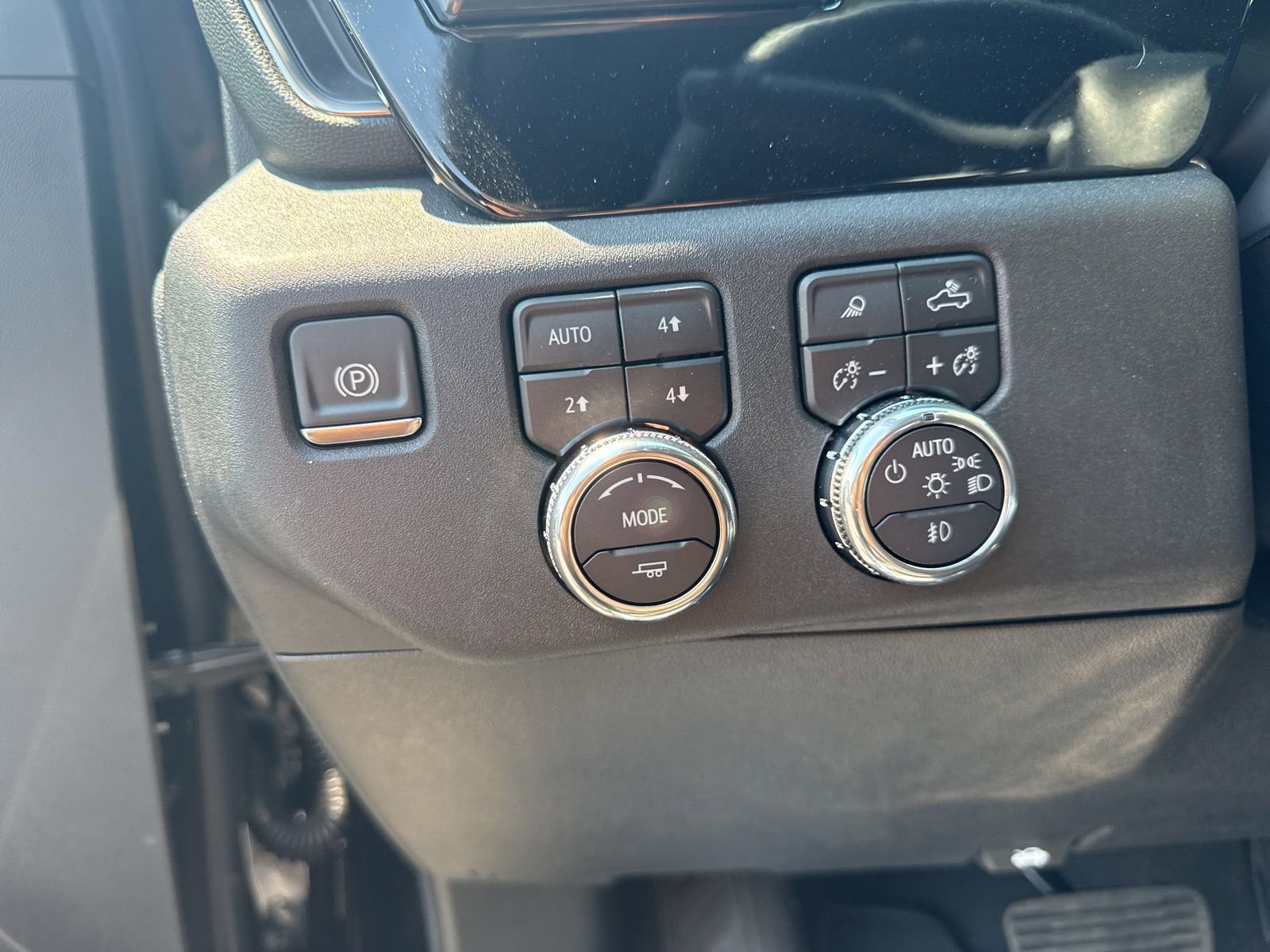 2025 GMC Sierra 3500HD SLT - Photo 14