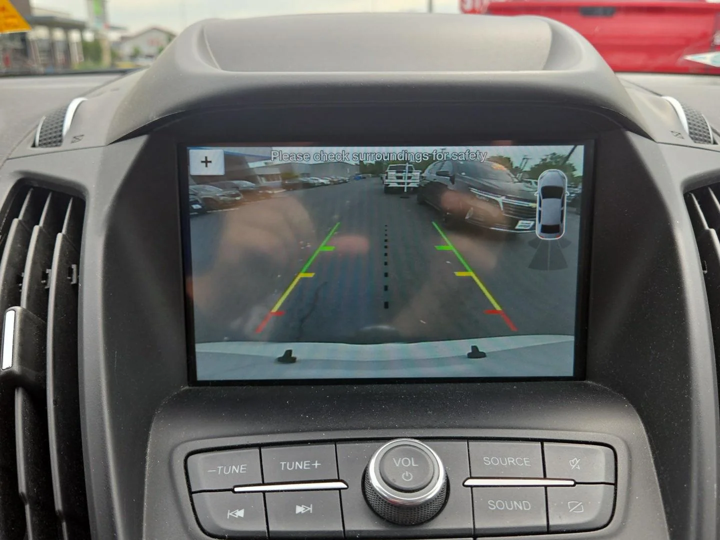 Used 2019 Oxford White Ford SEL image 4