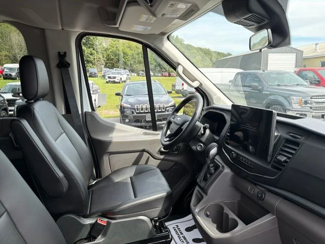 New 2026 Oxford White Ford Passenger Van XL image 33
