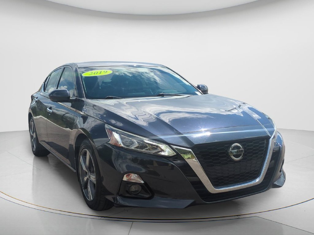 Used 2019 Blue Nissan 2.5 SL image 3