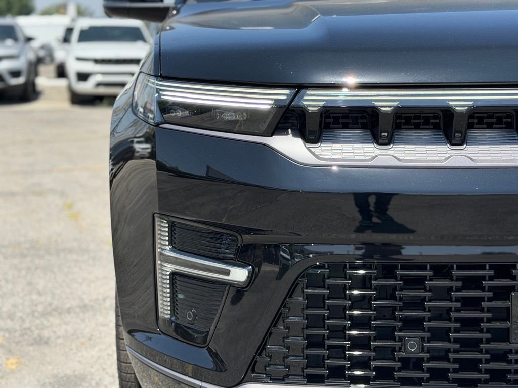 New 2026 High Gloss Black Exterior Paint Jeep Limited Reserve image 13