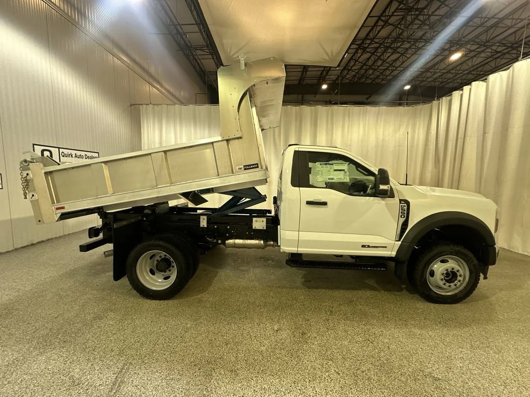 New 2025 Oxford White Ford F-550® XL image 19