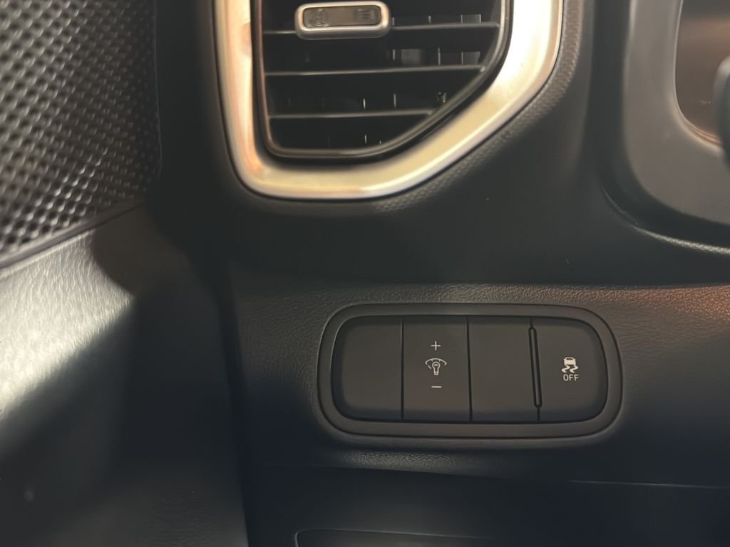 Used 2024 Onyx Black Hyundai SEL image 16