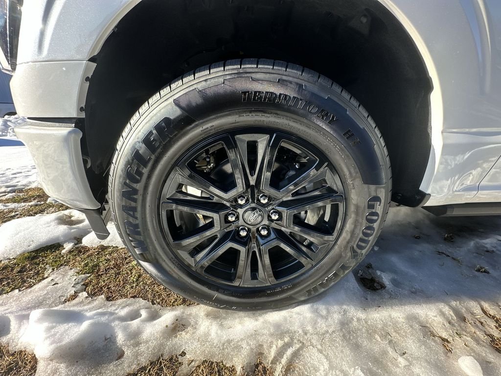 New 2026 Star White Metallic Tri-Coat Ford Platinum® image 10