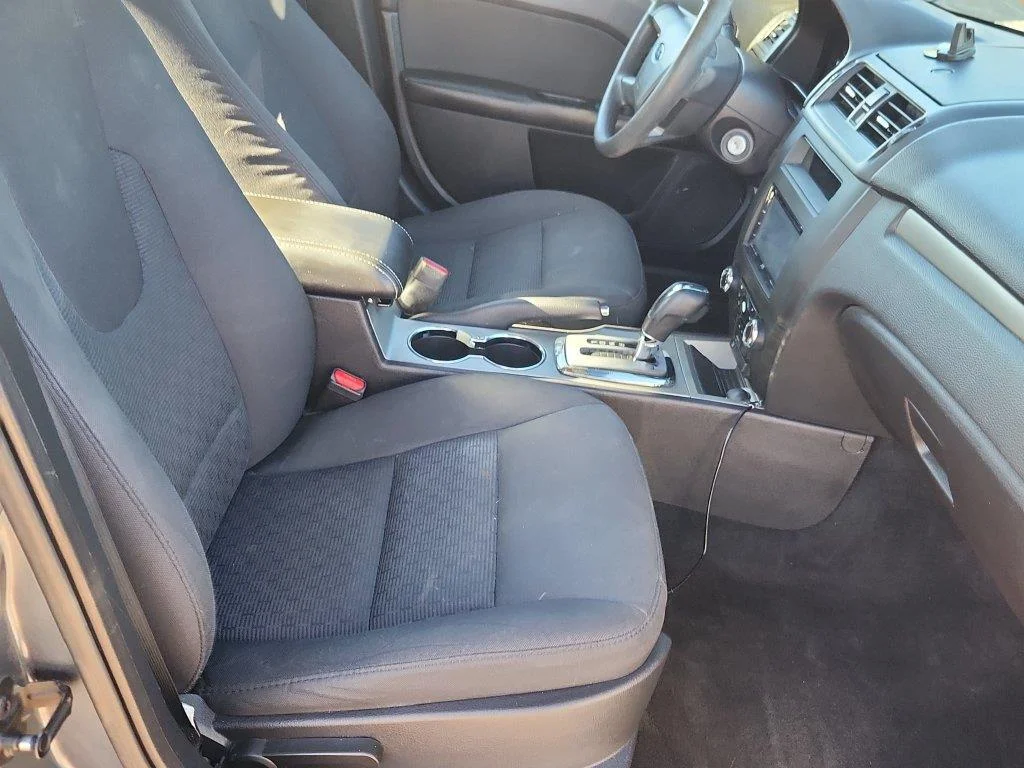Used 2012 Steel Blue Metallic Ford SE image 15