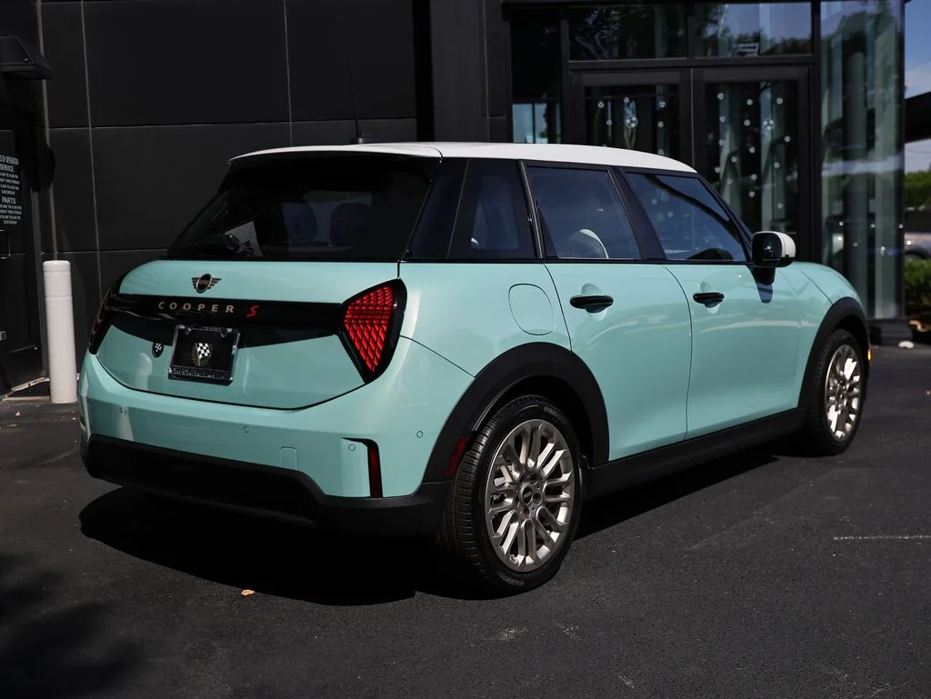 Used 2026 Ocean Wave Green Met MINI Signature Plus image 7