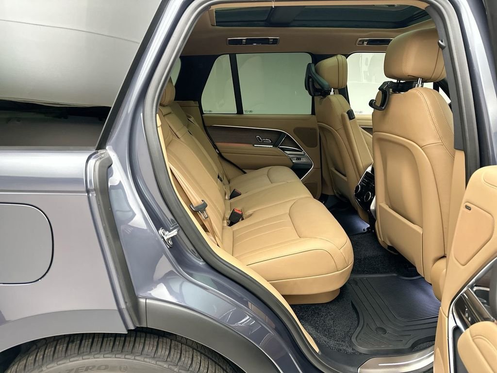 New 2026 Varesine Blue Metallic Land Rover SE image 15