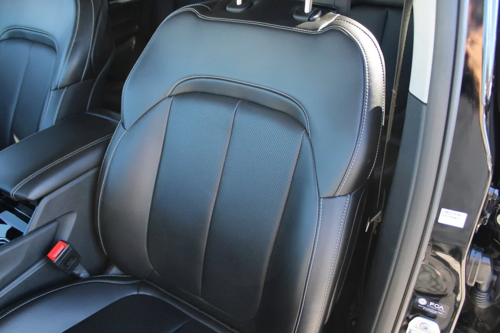 Used 2023 Black Jeep Limited image 19
