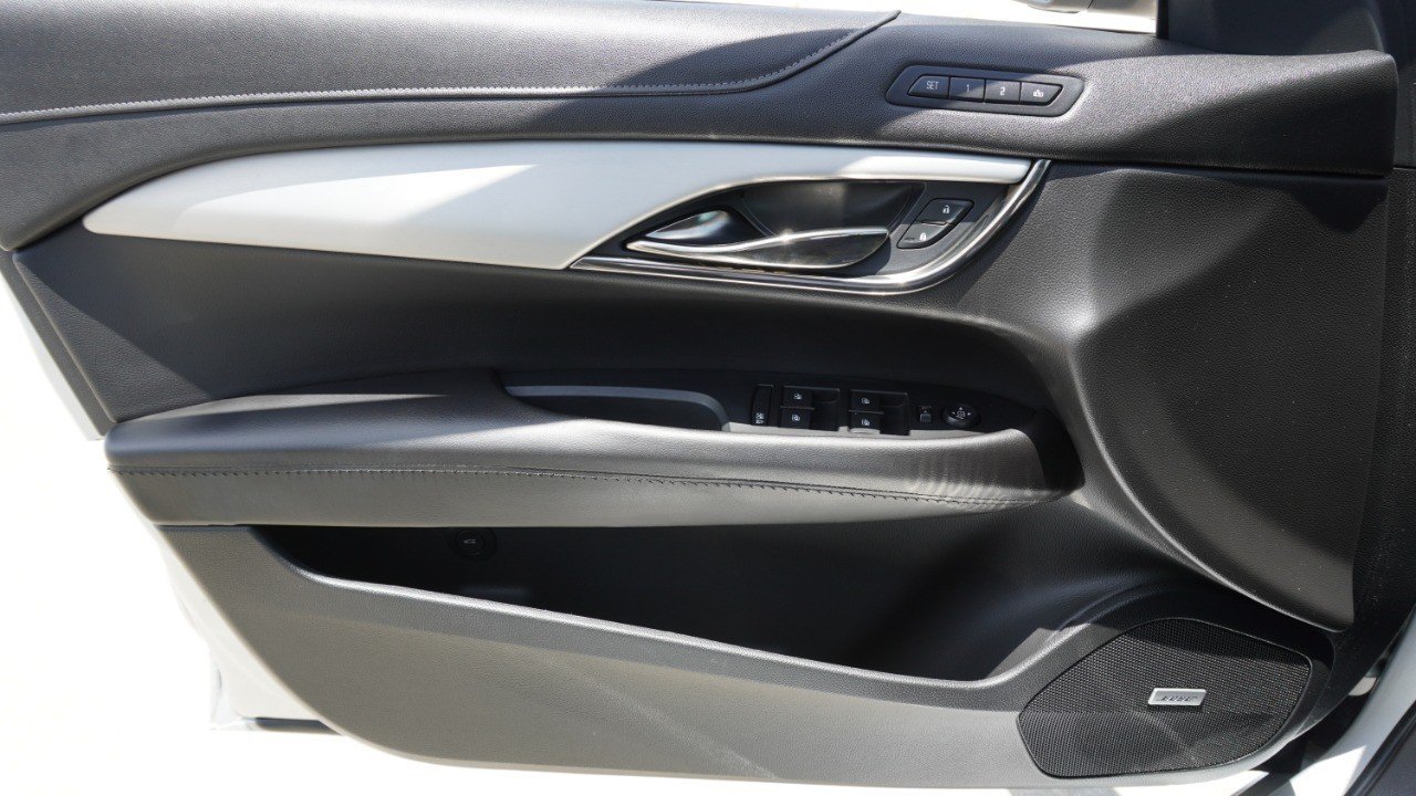 Used 2018 Silver Cadillac Luxury RWD image 21