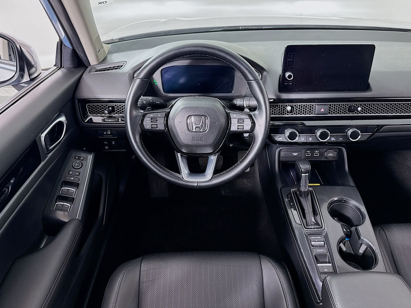 Used 2023 Morning Mist Metallic Honda Touring image 19